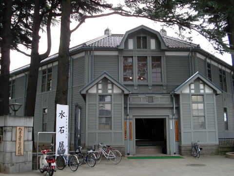 旧松本高等学校本館