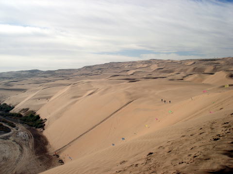 砂漠の斜面