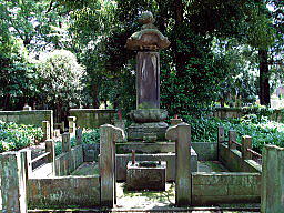 井伊直憲の墓