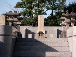 山田顕義の墓