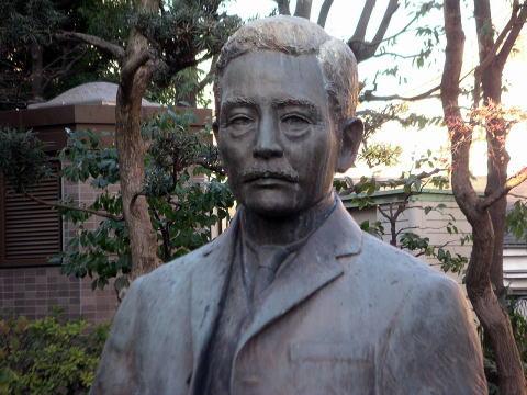 夏目漱石銅像