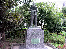 佐田一郎先生之の像